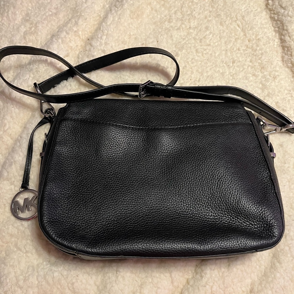 Michael Kors EUC Bedford Legacy Pebbled Leather Flap Crossbody Bag - Picture 3 of 13